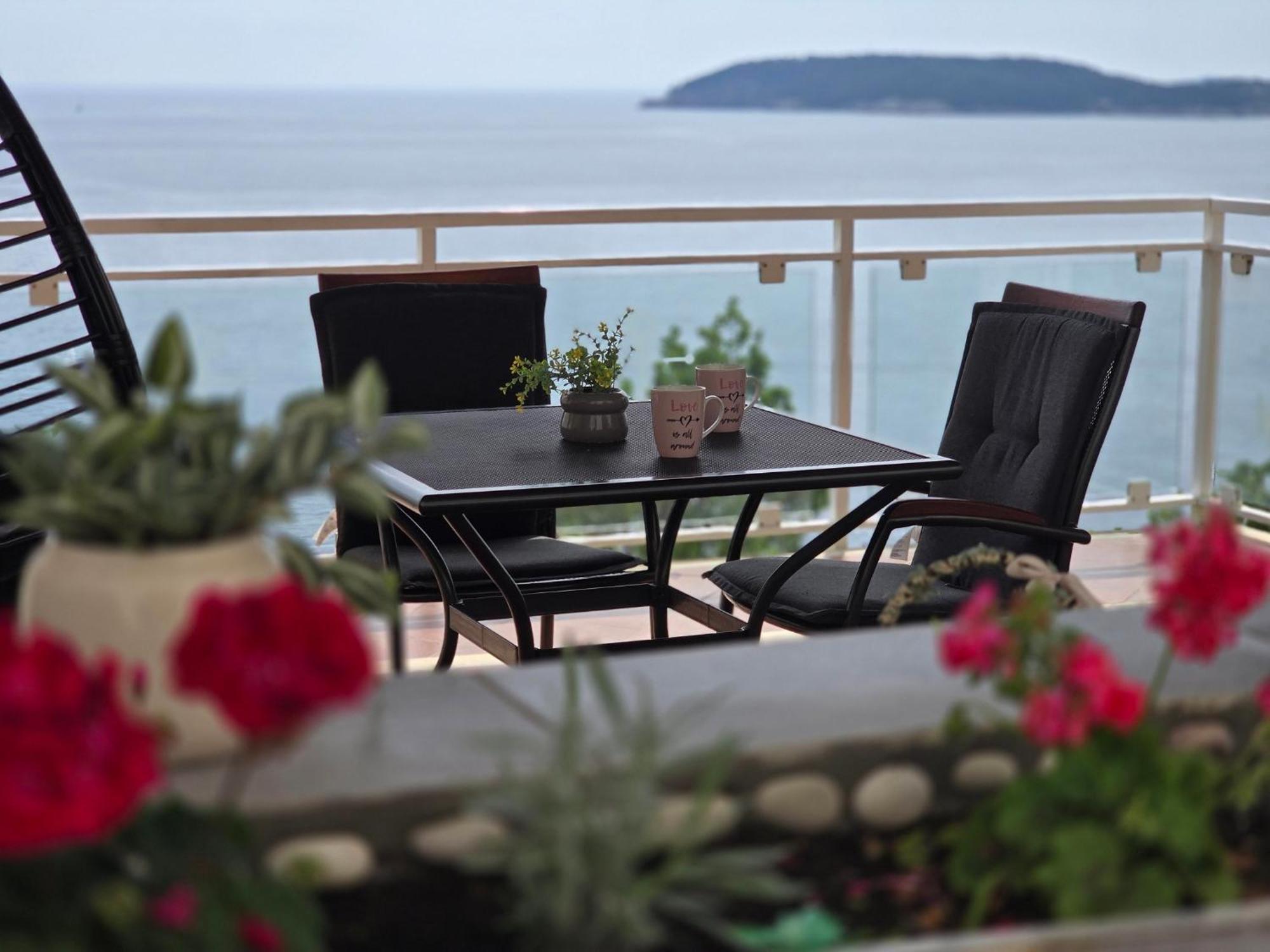 Indy'S Beach Apartments Dubrovnik Exterior photo